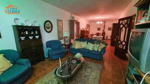 Moradia de 4 frentes com 1.000m2 de terreno