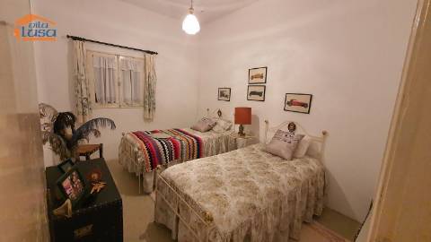 Moradia de 4 frentes com 1.000m2 de terreno