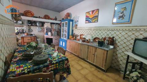 Moradia de 4 frentes com 1.000m2 de terreno