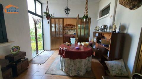 Moradia de 4 frentes com 1.000m2 de terreno