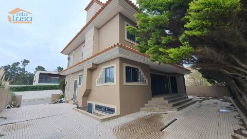 Moradia de 4 frentes na praia da Madalena, VN Gaia