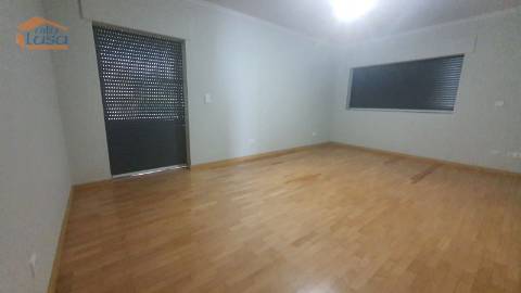 Moradia de 4 frentes na praia da Madalena, VN Gaia