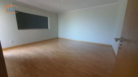 Moradia de 4 frentes na praia da Madalena, VN Gaia