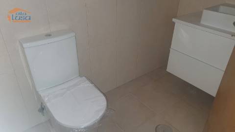 Moradia de 4 frentes na praia da Madalena, VN Gaia