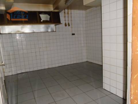 Prédio para recuperar em Nelas