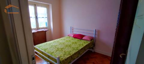 Moradia Geminada no Bairro da Encarnação para remodelar