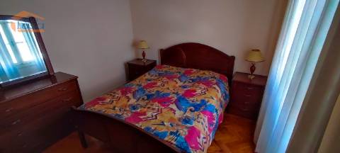 Moradia Geminada no Bairro da Encarnação para remodelar