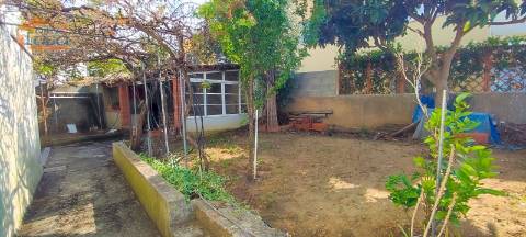 Moradia Geminada no Bairro da Encarnação para remodelar