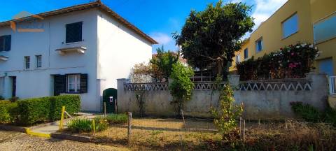 Moradia Geminada no Bairro da Encarnação para remodelar