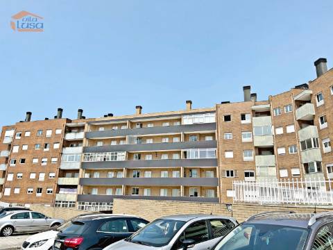 Apartamento T2 Suite Edifício Alamo ao Hospital São João lugar de garagem e arrumos