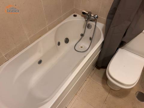 Apartamento T2 Suite Edifício Alamo ao Hospital São João lugar de garagem e arrumos