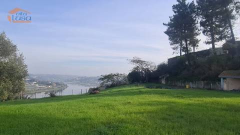 Quinta com vistas para o Rio Douro, 3000m2 em Vila Nova de Gaia