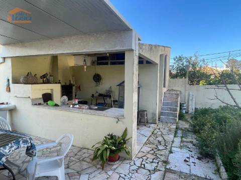 Magnifica Moradia Inserida num lote de 500 m2.