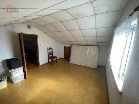 Magnifica Moradia Inserida num lote de 500 m2.