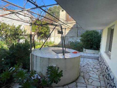 Magnifica Moradia Inserida num lote de 500 m2.