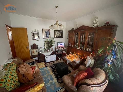 Magnifica Moradia Inserida num lote de 500 m2.