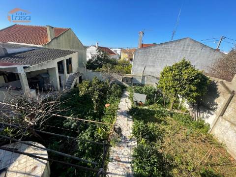 Magnifica Moradia Inserida num lote de 500 m2.