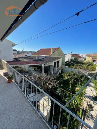 Magnifica Moradia Inserida num lote de 500 m2.