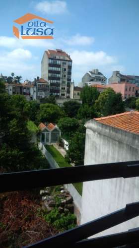 Prédio para reconstruir e ampliar, junto à Casa da Música, Porto