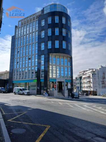 2 LOJAS (espaços unidos) no centro de Gondomar