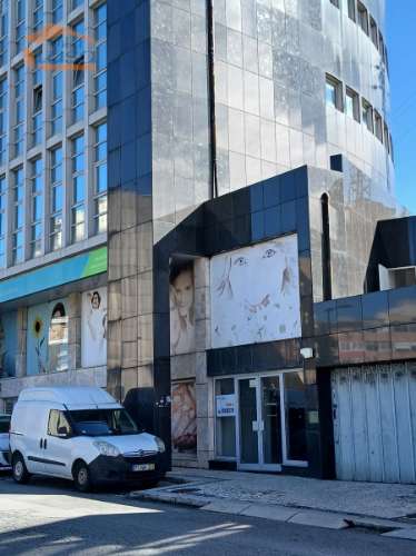 2 LOJAS (espaços unidos) no centro de Gondomar