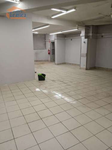 2 LOJAS (espaços unidos) no centro de Gondomar