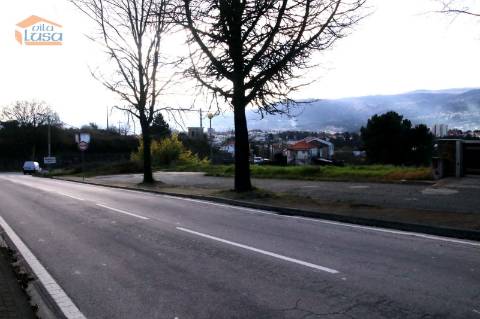 Terreno Excecional para Moradia Unifamiliar de 4 frentes em Vila Real