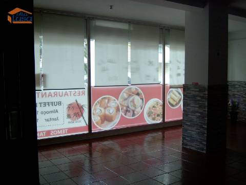 1 LOJA (2 frações unidas) junto às piscinas de Águas Santas