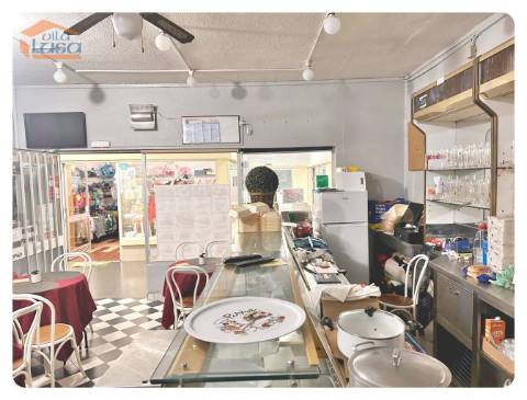 Café snack bar a funcionar no Centro Comercial Monte Crasto Gondomar