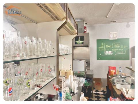 Café snack bar a funcionar no Centro Comercial Monte Crasto Gondomar