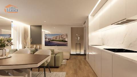 T-2 Novo c/ varanda 24.76m2 e lugar de garagem no centro de Armação de Pera a 300mts da praia.