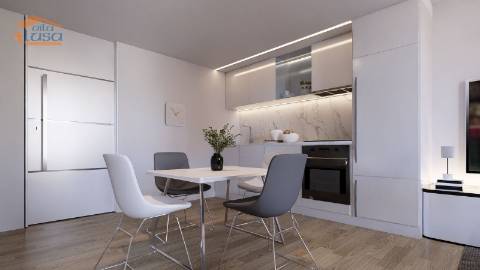 T-0 Novo c/ varanda 12.58m2 e lugar de garagem no centro de Armação de Pera a 300mts da praia.