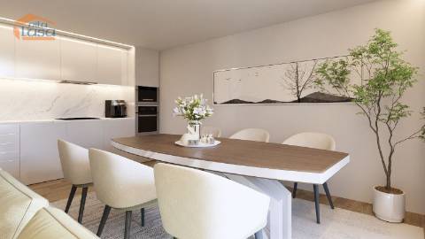 Armação de Pera T2 Novo 2 frentes 2 varandas e garagem 