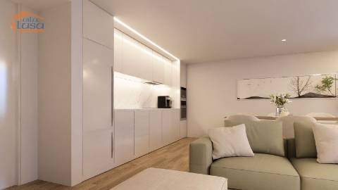 Armação de Pera T2 Novo 2 frentes 2 varandas e garagem 