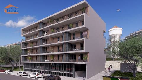 Armação de Pera T2 Novo 2 frentes 2 varandas e garagem 