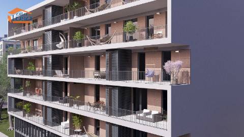 Armação de Pera T2+1 Novo 2 frentes 2 varandas e garagem 