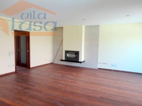 Moradia Nova T4 Centro de Vila Nova de Gaia garagem para 3 carros 