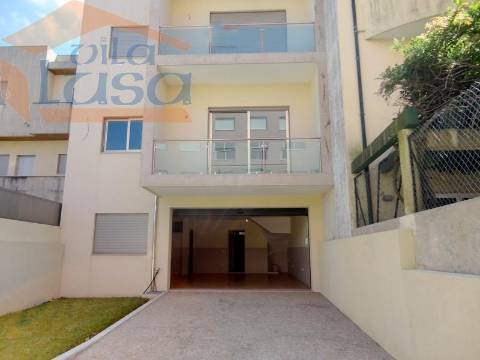 Moradia Nova T4 Centro de Vila Nova de Gaia garagem para 3 carros 
