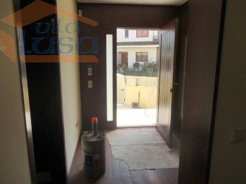 Moradia Nova T4 Centro de Vila Nova de Gaia garagem para 3 carros 