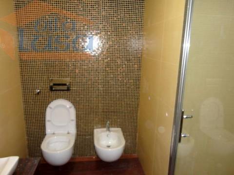 Moradia Nova T4 Centro de Vila Nova de Gaia garagem para 3 carros 