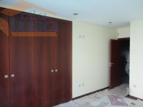 Moradia Nova T4 Centro de Vila Nova de Gaia garagem para 3 carros 