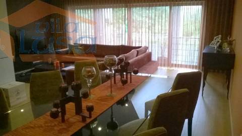 Moradia de 3 Frentes em "Vila Beatriz"