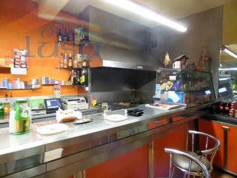 Restaurante Valadares mobilado cozinha completamente equipada a funcionar 