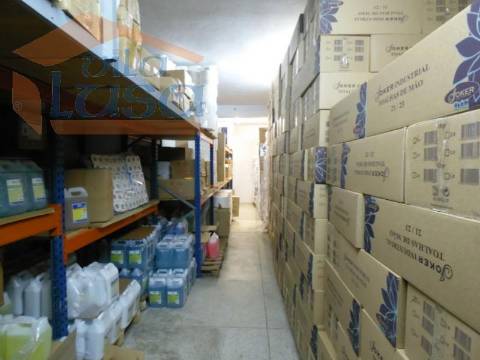 Loja Centro de Valadares com 240 m2 