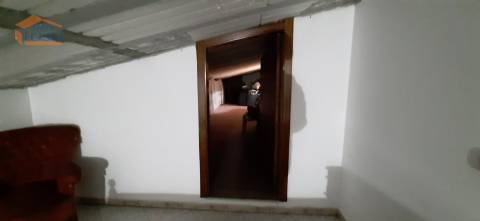 Quinta Mirandela com 12 hectares próxima do Rio Tua