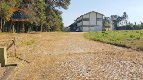 Armazém Zona Industrial de Avintes com 18.500 m2 terreno