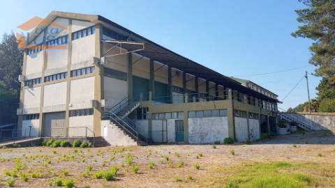 Armazém Zona Industrial de Avintes com 18.500 m2 terreno