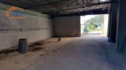 Armazém Zona Industrial de Avintes com 18.500 m2 terreno