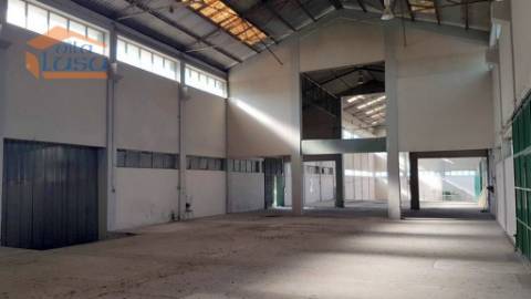 Armazém Zona Industrial de Avintes com 18.500 m2 terreno