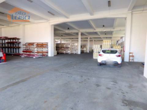 Armazém 8.000 m2 de área coberta Vila Nova de Gaia